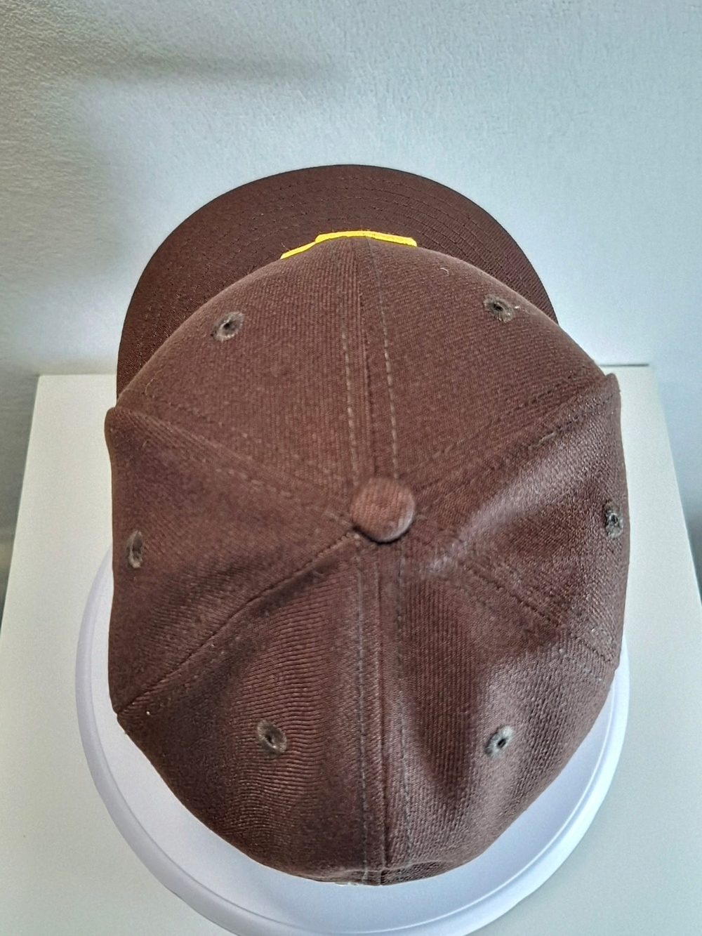New Era Vintage Padres Brown cap with Yellow SD logo - Picture 5 of 8